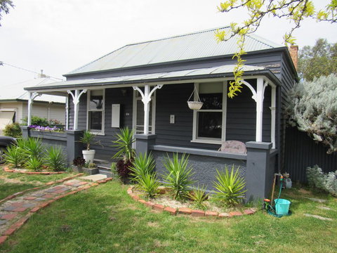 Welcome Stranger Cottage - Accommodation Melbourne 0