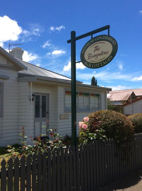 Westbury Gingerbread Cottages - Accommodation Melbourne 1