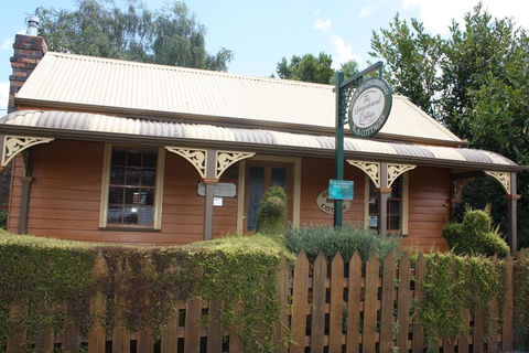 Westbury Gingerbread Cottages - Accommodation Melbourne 2