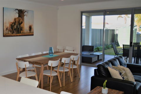 Western Breeze - Accommodation Melbourne 2