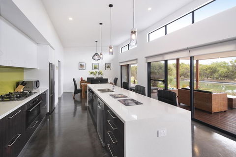 Wharfedale - Accommodation Melbourne 3