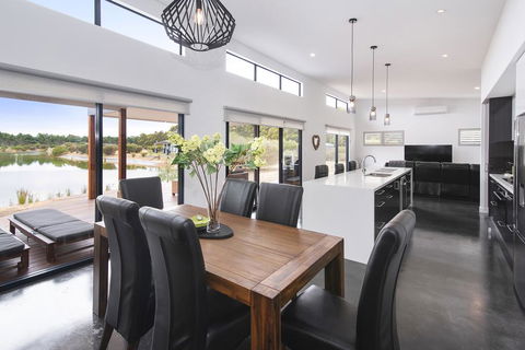 Wharfedale - Accommodation Melbourne 1