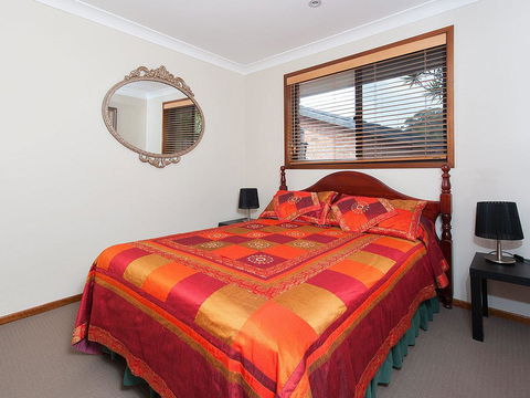 Wildflowers @ Fingal Bay - Accommodation Melbourne 2
