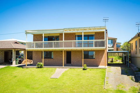 Williams Wonder - Large Beach House - Accommodation Melbourne 0