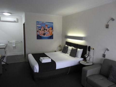 Wine Village Motor Inn - Accommodation Melbourne 2