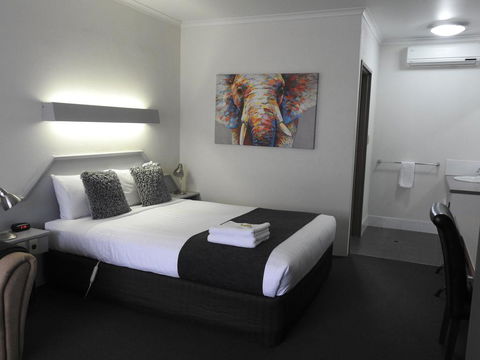 Wine Village Motor Inn - Accommodation Melbourne 1