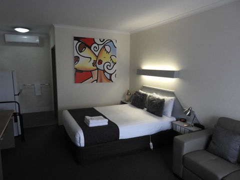 Wine Village Motor Inn - Accommodation Melbourne 3