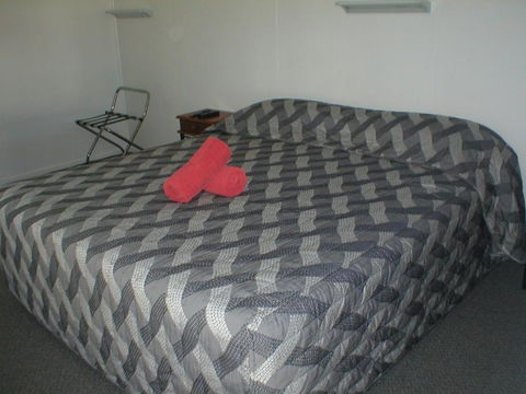 Winton Outback Motel - Melbourne 4u 2