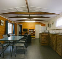 Wonboyn Cabins - Melbourne 4u