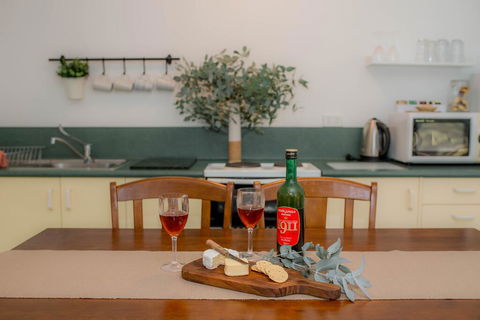 Woongara Cottage - Pet Friendly Country Retreat - Accommodation Melbourne 2