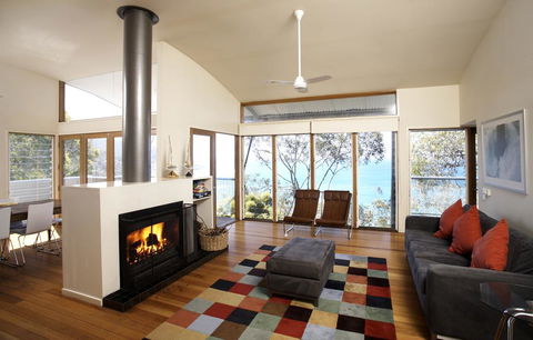 Wye View Architecturally Designed Stunning Views - Accommodation Melbourne 0