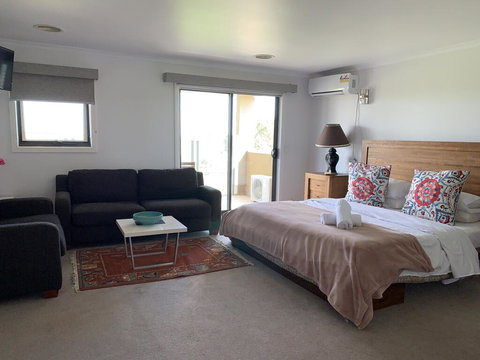 Yes Home - Accommodation Melbourne 0