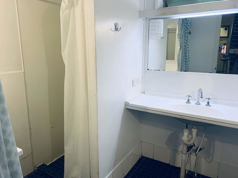 Yellow Submarine Backpackers - Melbourne 4u 1