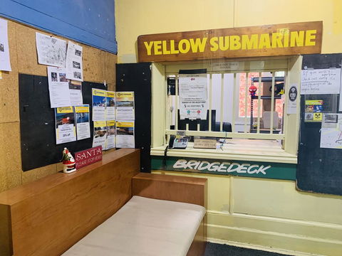 Yellow Submarine Backpackers - Melbourne 4u 2