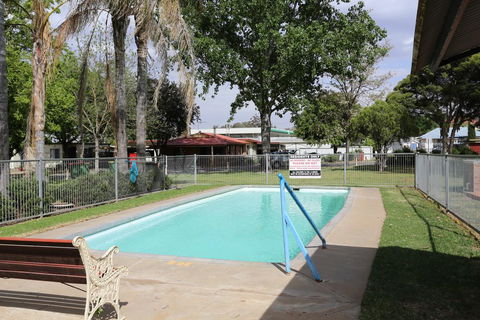 Young Caravan Park - Accommodation Melbourne 0
