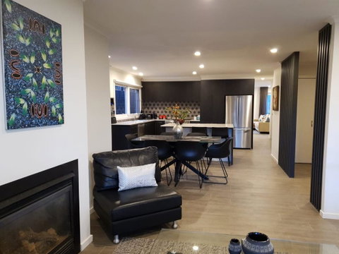 Your Home Away From Home - Accommodation Melbourne 3
