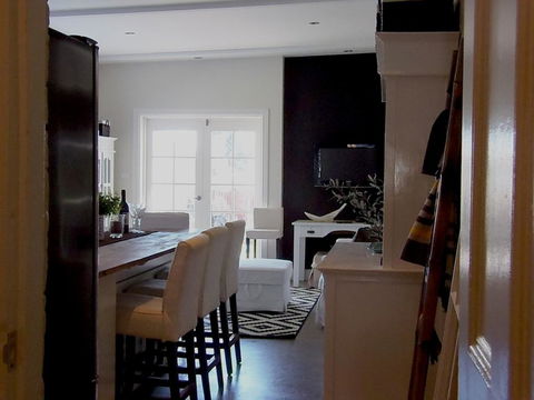 YSG The Edward Townhouse 155 - Steps To Town - Accommodation Melbourne 2