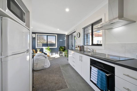Zoo Villas: Villa Giraffe - Central Wynyard - Accommodation Melbourne 1