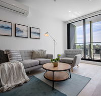 Modern City Comfy and warm AptParkvilleCarpark - Accommodation Melbourne