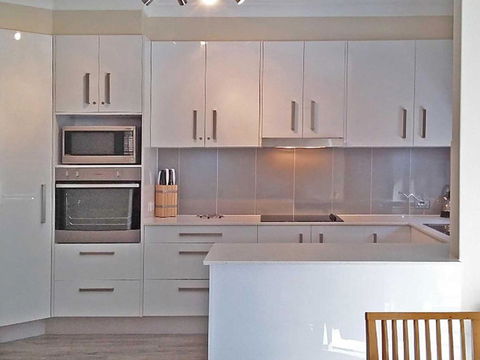 Adriana 3 Unit With A Backyard - Accommodation Melbourne 0