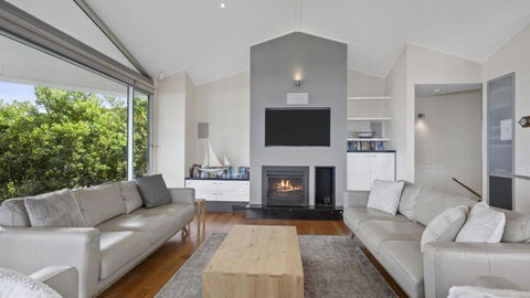 A Beachside Getaway - 8 - Accommodation Melbourne 1