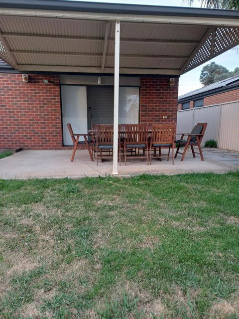 A Beautiful And Spacious Home. - Accommodation Melbourne 2