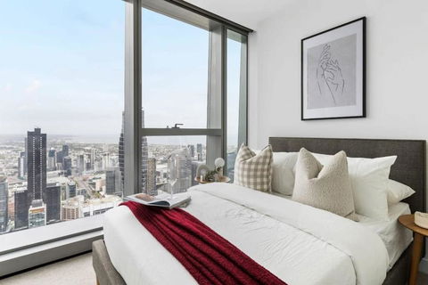 A Chic 2BR Apt With Panoramic Views FREE Parking - Accommodation Melbourne 2