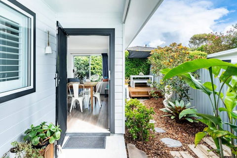 A Chic Coastal Hideaway At Toowoon Bay Beach - Accommodation Melbourne 0