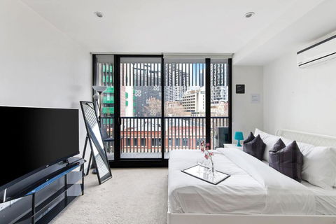 A Chic Studio Only A 4-min Walk To Victoria Market - Accommodation Melbourne 2