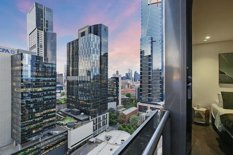 A Modern 2BR Apt With City Views FREE Parking - Accommodation Melbourne 1