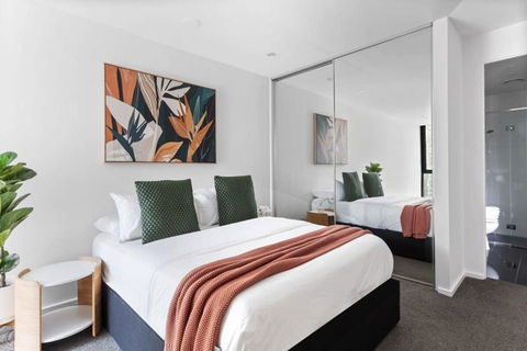 A Modern 2BR Apt With City Views FREE Parking - Accommodation Melbourne 2