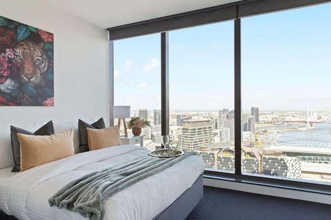A Modern 2BR Apt With Harbour Views FREE Parking - Accommodation Melbourne 0