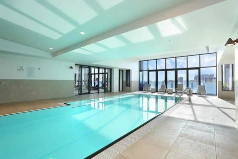 A Modern & Cozy 2BR Apartment With City Views - Accommodation Melbourne 2