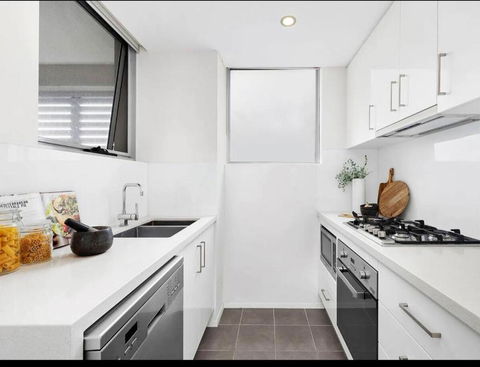 A Private Room - 1 Train Stop To Chatswood CBD - Accommodation Melbourne 0