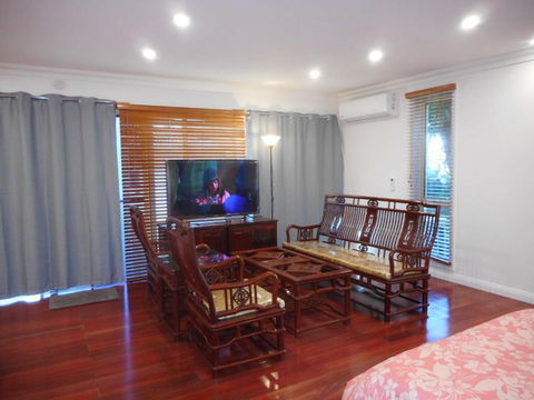 A Spacious Holiday Suite - Accommodation Melbourne 0