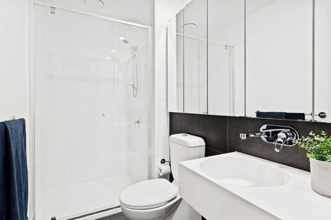A Stylish 2BR Apt Next To Southern Cross With City Views - Accommodation Melbourne 3