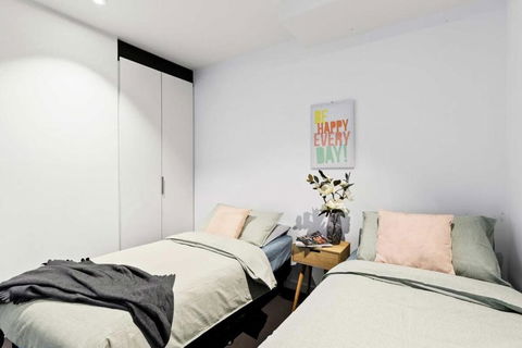 A Stylish 2BR Apt Next To Southern Cross With City Views - Accommodation Melbourne 4