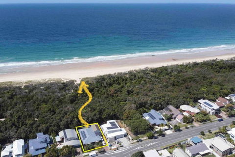 Absolute Beach Front Home -Dogs, Surf, Relax, Bush - Accommodation Melbourne 0