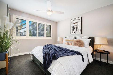 Absolute Beach Front Renovated 3 Bdrm 2 Bath App - Accommodation Melbourne 3