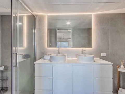 Absolute Beachfront Apartment In Paradise - Accommodation Melbourne 2