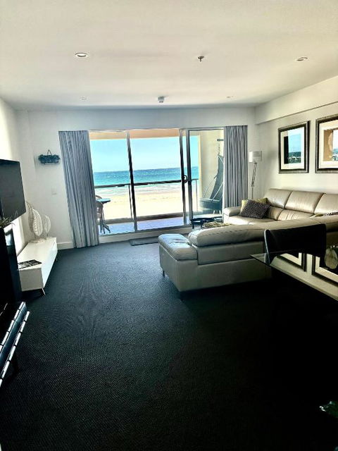 Absolute Beachfront At The Pier Glenelg - Accommodation Melbourne 2