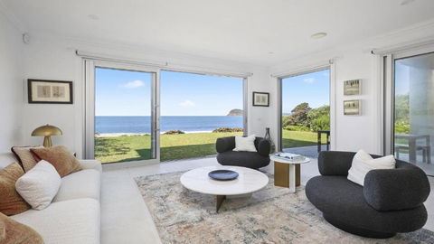 Absolute Beachfront On Stunning Pearl Beach - Accommodation Melbourne 1