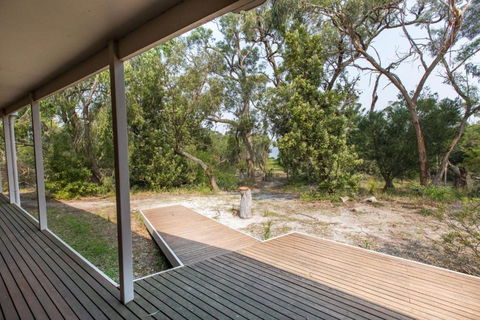 Acacia Lakehouse - Accommodation Melbourne 3