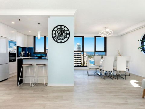 Acapulco 2 Bedroom Ocean View Surfers Paradise - CoastHM - Accommodation Melbourne 2