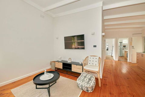 Adorable Beach Shack In The Heart Of Aireys Inlet - Accommodation Melbourne 4