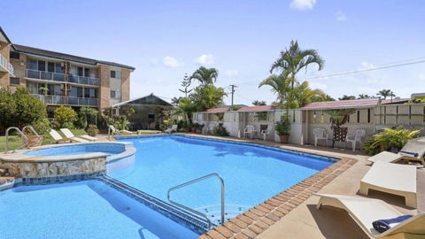 Affordable, Pool, Spa, Beach, Bbq, Sleeps 4 - Accommodation Melbourne 2