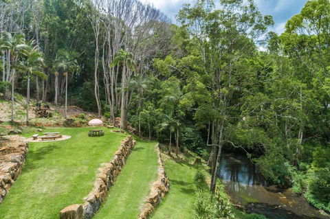 A Perfect Stay - Charlottes Web - Accommodation Melbourne 2