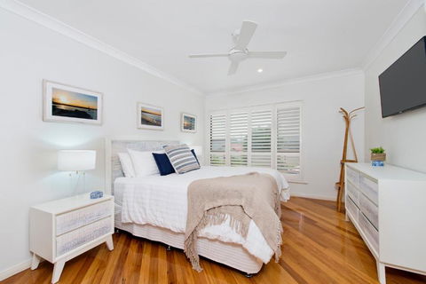 Adrift At Dolphin Cove Apt 5 - Riverfront Modern - Accommodation Melbourne 4