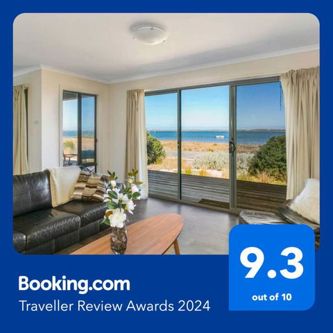 Absolute Waterfront Views And Kayaks - Accommodation Melbourne 2
