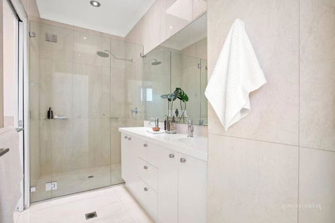 Affordable Luxury By The River - Accommodation Melbourne 2